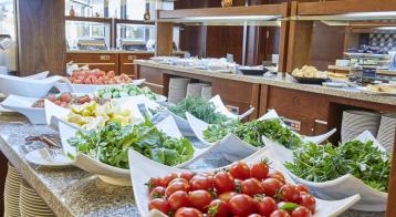 ресторант в хотел Ramada Resort 5*