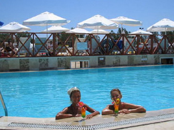 Хотел Eken Resort - Басейн
