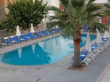 Хотел Kerem Resort - басейн