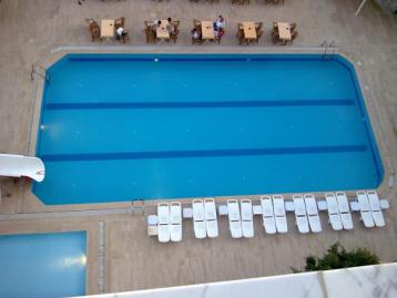 Хотел Club Bayer Beach - басейн