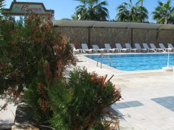 Хотел Club Bayer Beach - басейн