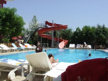 Хотел Club Bayer Beach - басейн