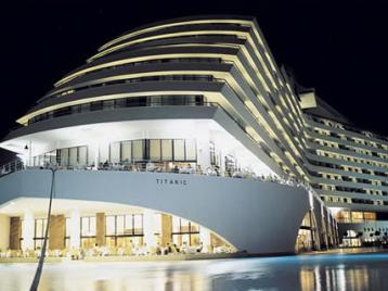 Хотел Titanic Deluxe Beach Resort - фасада
