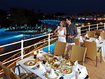 Хотел Titanic Deluxe Beach Resort - ресторант