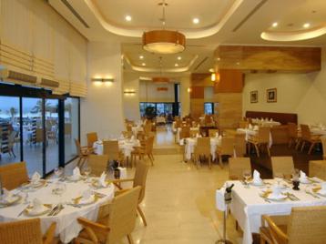 Хотел Titanic Deluxe Beach Resort - ресторант