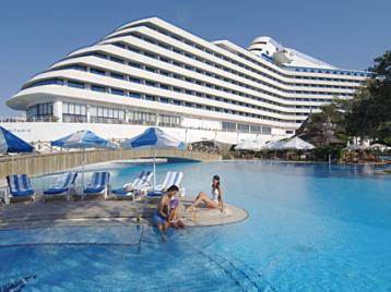 Titanic Deluxe Beach Resort - басейн