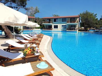 Titanic Deluxe Beach Resort - басейн