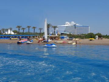 Хотел Titanic Deluxe Beach Resort - плаж