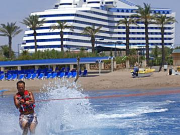 Хотел Titanic Deluxe Beach Resort - плаж