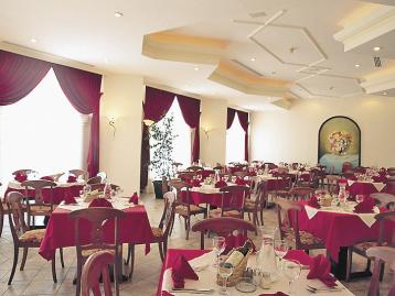 Letoonia Golf Resort - хранене и ресторант
