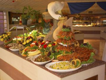 Letoonia Golf Resort - хранене и ресторант