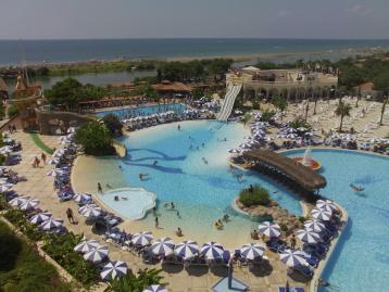 Letoonia Golf Resort - басейн