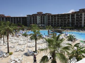 Letoonia Golf Resort - басейн