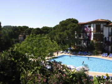 Letoonia Golf Resort - басейн