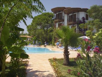 Letoonia Golf Resort - басейн