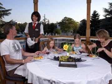 Club Hotel Evrika Beach - главен ресторант