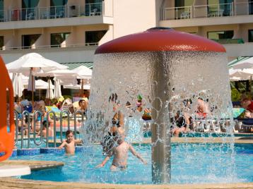 Club Hotel Evrika Beach - басейн