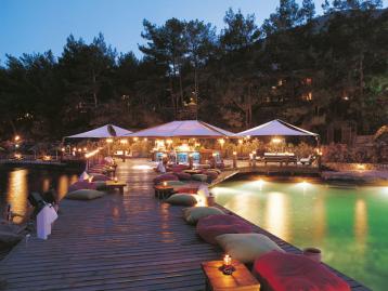 Grand Yazici Marmaris Palace - бар на кея
