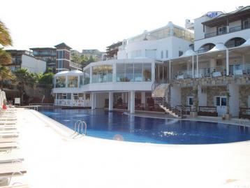 Delta Beach Resort - басейн