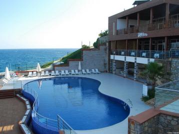 Delta Beach Resort - басейн
