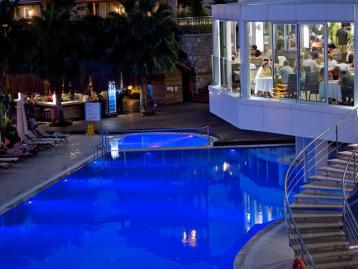 Delta Beach Resort - басейн