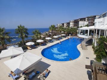 Delta Beach Resort - басейн