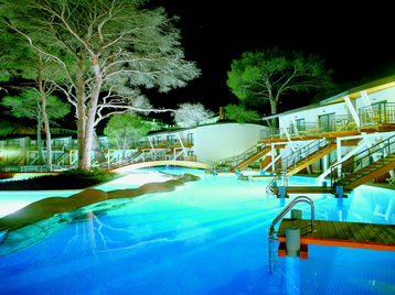Cornelia Deluxe Resort - басейн