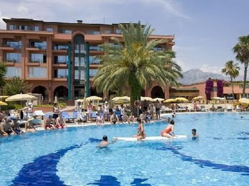 Хотел Fantasia Deluxe Kemer - басейн