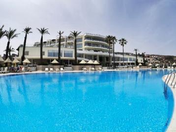 Хотел Baia Bodrum - басейн