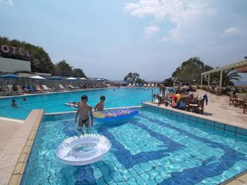 Aristotelis Holiday Resort & SPA - басейн