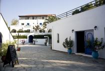 Хотел Theo Bungalows