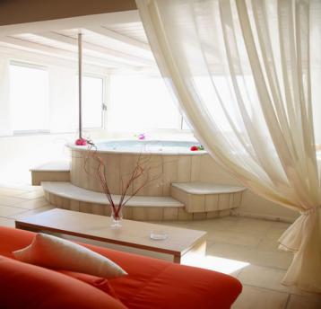 Хотел Antinea Suites 4*, остров Санторини