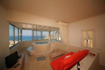 Хотел Antinea Suites 4*, остров Санторини