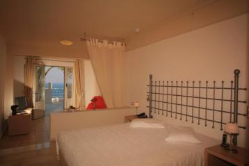 Хотел Antinea Suites 4*, остров Санторини