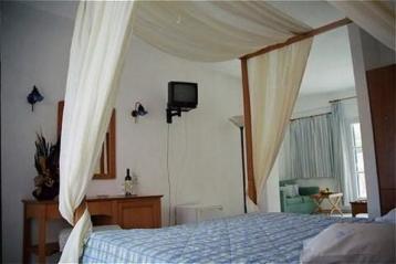 Хотел Antinea Suites 4*, остров Санторини