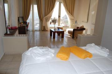 Хотел Antinea Suites 4*, остров Санторини