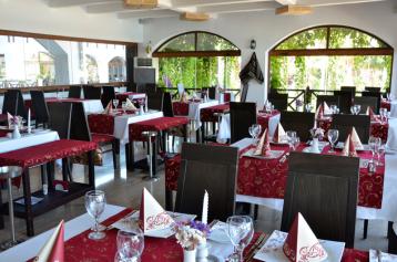Хотел Simena Sun Club HV-1, ресторанти и барове